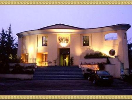 Polo Hotel Usmate Velate Exterior photo
